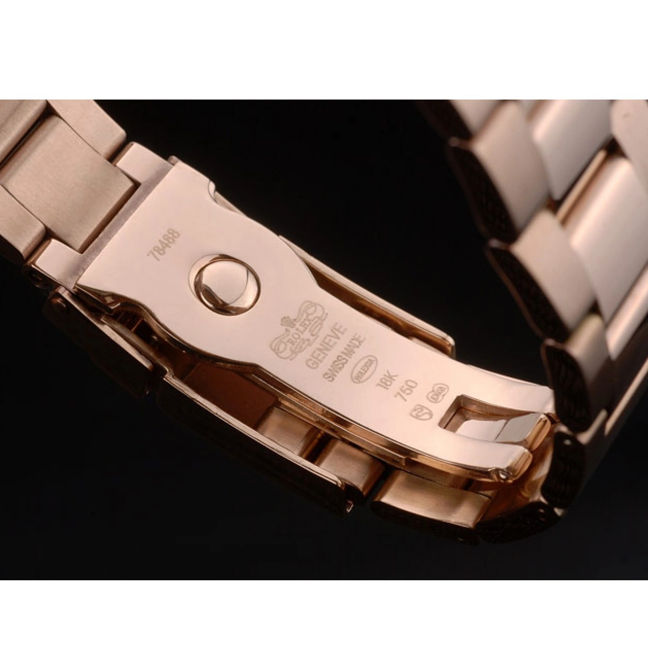 Aaa replica watch Plated Rose Gold Tachymeter Gold Ion Dial Daytona Strap Rolex Rose 80244 0716